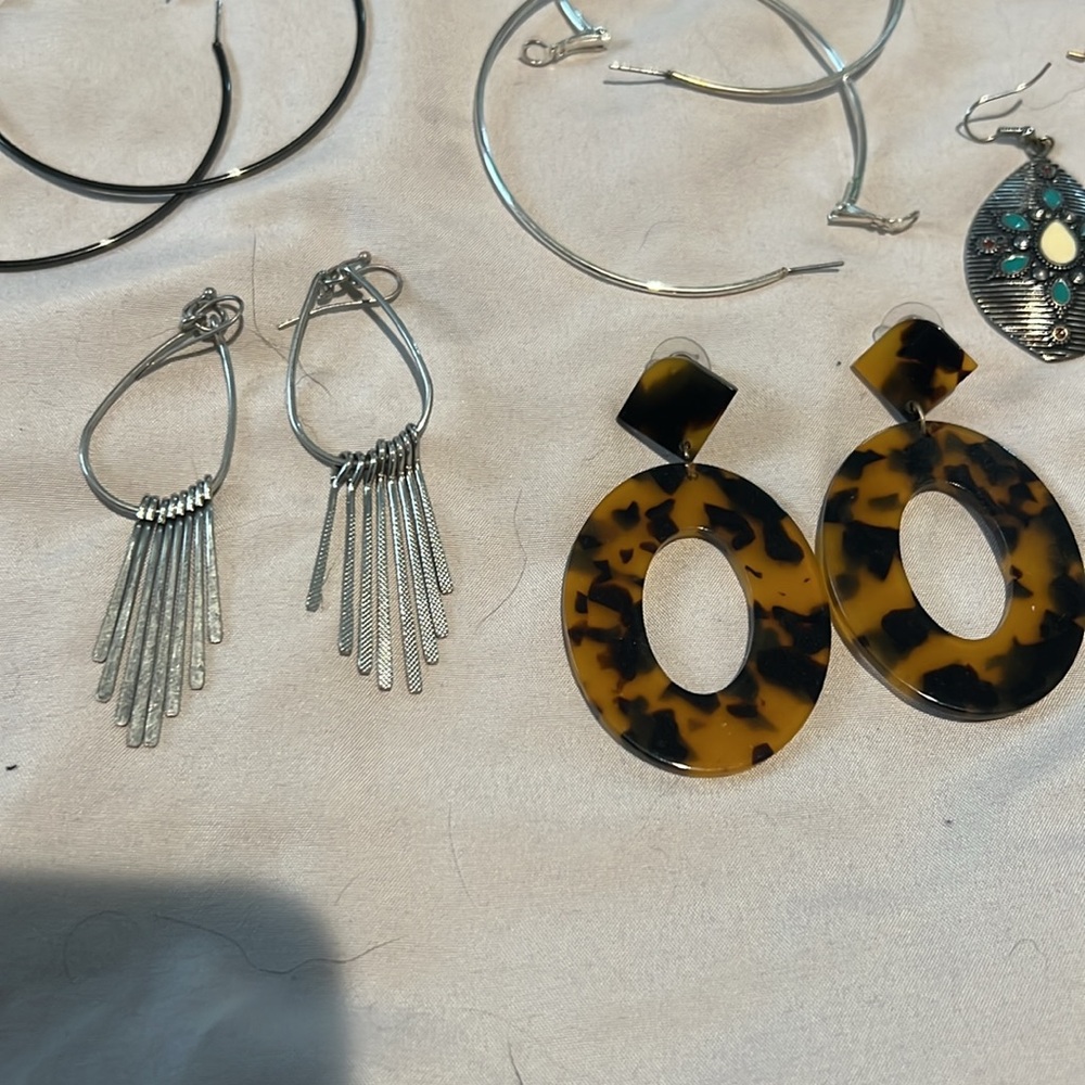 Earring bundle - Picture 4 of 5